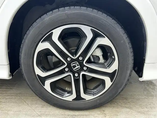 ホンダ ヴェゼル ハイブリッド Z ホンダセンシング 岡山県 2021(令3)年 4.5万km プラチナホワイトパール 純正８インチナビ/【Bluetooth/フルセグTV/Carplay/USB接続/CD/DVD/HDMI接続/USB接続】/型番:VXM-217VFEi/バックカメラ/前席シートヒーター/純正ドライブレコーダー（前後）/レーダークルーズコントロール/衝突軽減ブレーキ/ＬＥＤヘッドライト/フォグランプ/オートライト/ビルトインＥＴＣ/パドルシフト/アイドリングストップ/オートブレーキホールド/ルーフレール/スマートキー×1/新車保証書/取扱説明書/スペアキー×１