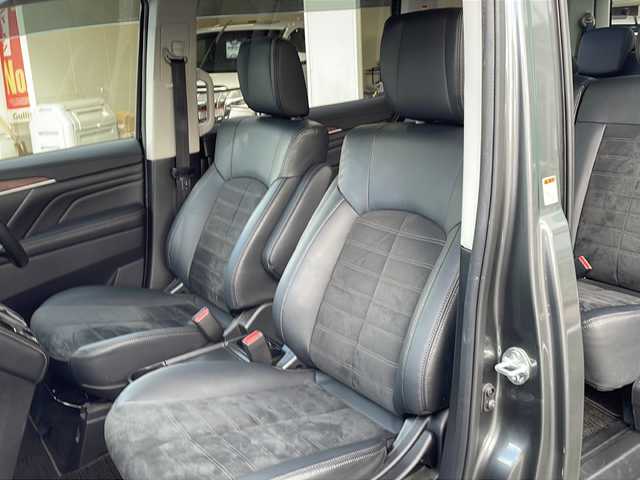 三菱 デリカＤ：５ ジャスパー 京都府 2021(令3)年 6.3万km アイガーグレーM/ダイヤモンドブラックマイカ アルパイン１１インチナビ　後席フリップダウンモニター　マルチアラウンドモニター　レーダークルーズ　両側パワースライドドア　社外ドラレコ　ビルトインＥＴＣ　ＬＥＤヘッドライト　ブラインドスポットモニター