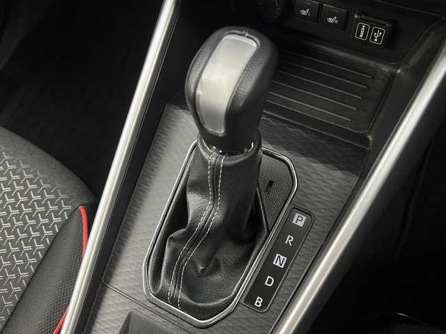 トヨタ ライズ Z 宮城県 2022(令4)年 6.3万km シャイニングホワイトパール 禁煙車/S-パドル/スマートアシスト/・衝突回避支援ブレーキ機能/・車線逸脱警報機能＆路側逸脱警報機能/・標識認識機能/・全車速追従機能付ＡＣＣ/・レーンキープコントロール/・コーナーセンサー/・オートハイビーム/・ふらつき警報/・先行車発進お知らせ/純正9インチディスプレイオーディオ/・BT/AM/FM/USB/iPod/HDMI/Android/Apple/電動パーキングブレーキ/オートホールド/バックカメラ/フルセグTV/前席シートヒーター/ビルトインETC/革巻きステアリング/ステアリングスイッチ/プッシュスタート/スマートキー/LEDヘッドライト/LEDフォグランプ/純正17インチアルミホイール/純正フロアマット/純正ドアバイザー/アイドリングストップ/横滑り防止装置