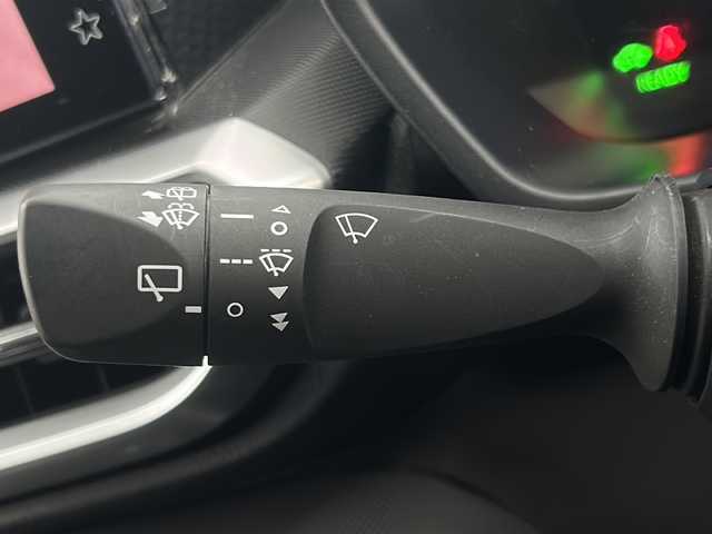 トヨタ ライズ Z 宮城県 2022(令4)年 6.3万km シャイニングホワイトパール 禁煙車/S-パドル/スマートアシスト/・衝突回避支援ブレーキ機能/・車線逸脱警報機能＆路側逸脱警報機能/・標識認識機能/・全車速追従機能付ＡＣＣ/・レーンキープコントロール/・コーナーセンサー/・オートハイビーム/・ふらつき警報/・先行車発進お知らせ/純正9インチディスプレイオーディオ/・BT/AM/FM/USB/iPod/HDMI/Android/Apple/電動パーキングブレーキ/オートホールド/バックカメラ/フルセグTV/前席シートヒーター/ビルトインETC/革巻きステアリング/ステアリングスイッチ/プッシュスタート/スマートキー/LEDヘッドライト/LEDフォグランプ/純正17インチアルミホイール/純正フロアマット/純正ドアバイザー/アイドリングストップ/横滑り防止装置