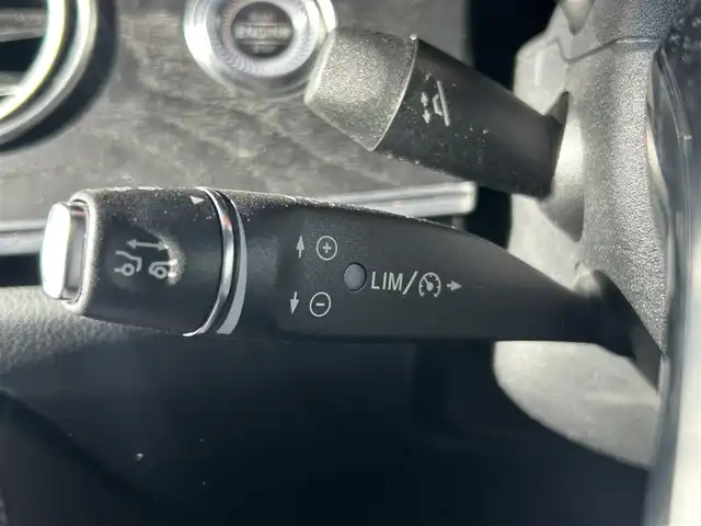 メルセデス・ベンツ Ｅ２２０ｄ アバンギャルド スポーツ 茨城県 2016(平28)年 5.8万km ダイヤモンドホワイト Burmesterサウンドシステム/コックピットディスプレイ/レザーパッケージ/純正ナビ フルセグ/BT/AM/FM/アラウンドビューカメラ/パワーバックドア/パワーシート/シートメモリ/シートヒーター/後席シートヒーター/ステアリングスイッチ/パドルシフト/アクティブクルーズコントロール/ステアリングスイッチ/純正フロアマット/純正アルミホイール/USBポート/LEDオートライト/アイドリングストップ/ドラレコ/スマートキー/ETC