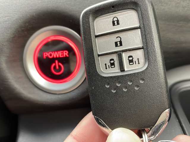 ホンダ フリード＋ ハイブリット G 秋田県 2016(平28)年 10.6万km コバルトブルーパール 4WD/社外SDナビ　/　　CD/DVD/BT/フルセグTV/バックカメラ　/両側パワースライドドア　/クルーズコントロール　/LEDオートライト　/ハーフレザーシート　/純正15インチスチールホイール　/コンフォートビューパッケージ　/フォグランプ/サンシェード/スマートキー　/ビルトインETC