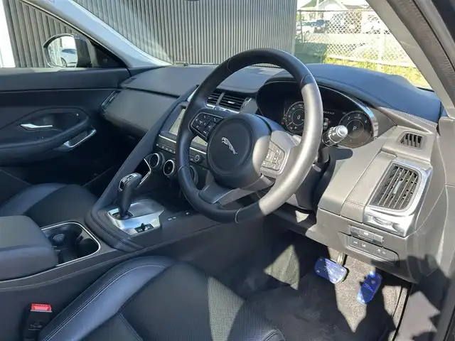 ジャガー Ｅペース S 180PS 福岡県 2021(令3)年 1.9万km 黒 ワンオーナー　/ドライブプロパック　/アダプティブクルーズコントロール/ブラインドスポットモニター/レーンキープアシスト/ハイスピードエマージェンシーブレーキ/純正ナビ　/Applecarplay/androidauto/全方位カメラ　/黒革シート/前席シートヒーター/LEDヘッドライト/パワーバックドア　/ステアリングスイッチ/純正20インチアルミホイール/ETC/取扱説明書/保証書/スペアキー×1