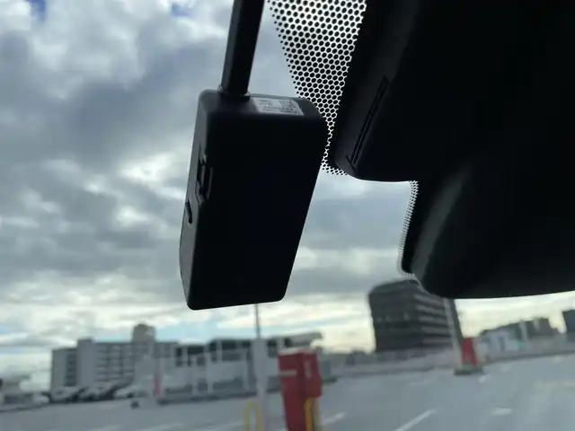 レクサス ＵＸ 250h アーバンエレガンス 東京都 2021(令3)年 2.2万km ソニッククォーツ ワンオーナー/純正ナビ（CD/DVD/地デジTV/BT)/バックカメラ・全方位カメラ/黒皮シート/純正１８インチアルミ/パワーバックドア/ETC2.0/パドルシフト/メモリーパワーシート/シートヒーター・ステアリングヒーター/ドライブレコーダー（DRT-H58A)/エンジンプッシュボタン/BSM/Lexus　Safety　System　＋/PCS（プリクラッシュセーフ）/LTA（レーントレーシングアシスト）/AHB（オートマチックハイビーム）/RSA(ロードサインアシスト）/レーダークルーズコントロール/先行車発進お知らせ/保証書・取説・ナビ説