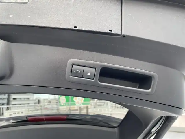 レクサス ＵＸ 250h アーバンエレガンス 東京都 2021(令3)年 2.2万km ソニッククォーツ ワンオーナー/純正ナビ（CD/DVD/地デジTV/BT)/バックカメラ・全方位カメラ/黒皮シート/純正１８インチアルミ/パワーバックドア/ETC2.0/パドルシフト/メモリーパワーシート/シートヒーター・ステアリングヒーター/ドライブレコーダー（DRT-H58A)/エンジンプッシュボタン/BSM/Lexus　Safety　System　＋/PCS（プリクラッシュセーフ）/LTA（レーントレーシングアシスト）/AHB（オートマチックハイビーム）/RSA(ロードサインアシスト）/レーダークルーズコントロール/先行車発進お知らせ/保証書・取説・ナビ説