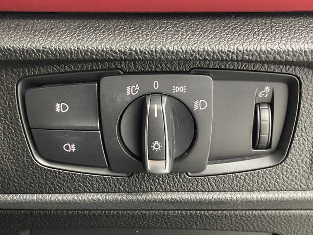 ＢＭＷ １１８ｉ スポーツ 愛知県 2015(平27)年 5.9万km ディープシーブルー /純正HDDナビ//CD DVD BT USB FM AM AUX//バックカメラ//インテリジェントセーフティ//LEDオートヘッドライト//ETC//クルーズコントロール//純正フロアマット//純正フォグランプ//スマートキー//スペアキー//ドライブモードセレクト//スポーツモード//ECO PROモード//MTモード付AT//クリアランスソナー//レーンキープアシスト//革巻きステアリング