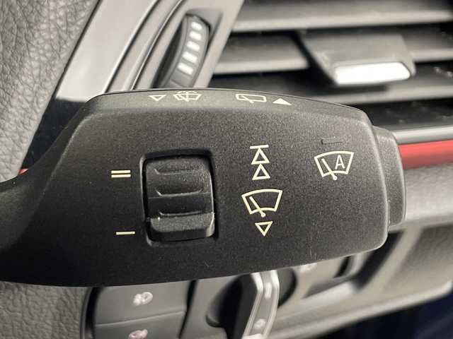 ＢＭＷ １１８ｉ スポーツ 愛知県 2015(平27)年 5.9万km ディープシーブルー /純正HDDナビ//CD DVD BT USB FM AM AUX//バックカメラ//インテリジェントセーフティ//LEDオートヘッドライト//ETC//クルーズコントロール//純正フロアマット//純正フォグランプ//スマートキー//スペアキー//ドライブモードセレクト//スポーツモード//ECO PROモード//MTモード付AT//クリアランスソナー//レーンキープアシスト//革巻きステアリング