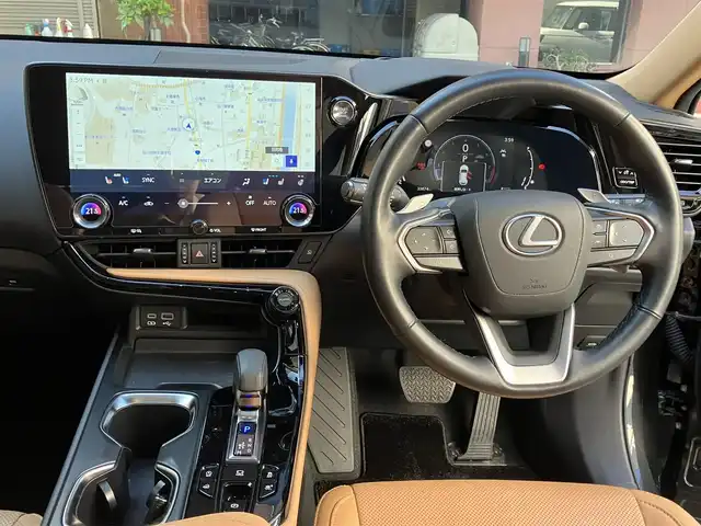レクサス ＮＸ 250 バージョンL 東京都 2023(令5)年 3.4万km グラファイトブラックガラスフレーク セーフティシステムプラス/・プリクラッシュセーフティ/・レーンディパチャーアラート/・レーダークルーズコントロール/・ロードサインアシスト/・発進遅れ告知機能/・ドライバー異常時対応対応システム/・レーントレーシングアシスト/・アクティグハイビーム/・プロアクティブドライビングアシスト/ワンオーナー/サンルーフ/エアロパーツ/フルセグテレビ/バックカメラ/ウィンカーミラー/ドアバイザー/プッシュスタート/パワーバックドア/ETC/3眼LEDヘッドライト/20インチアルミホイール/ブラインドスポットミラー/全方位カメラ/パドルシフト/茶革シート/・シートヒーター  ・エアーシート/パワーシート/全席シートヒーター /前席シートエアコン/オートヘッドライト/Bluetooth/運転席メモリーシート/パワーバックドア/前後ドライブレコーダー/ETC/保証書/R5.R6ディーラー記録簿有
