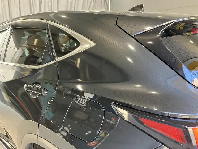 レクサス ＮＸ 250 バージョンL 東京都 2023(令5)年 3.4万km グラファイトブラックガラスフレーク セーフティシステムプラス/・プリクラッシュセーフティ/・レーンディパチャーアラート/・レーダークルーズコントロール/・ロードサインアシスト/・発進遅れ告知機能/・ドライバー異常時対応対応システム/・レーントレーシングアシスト/・アクティグハイビーム/・プロアクティブドライビングアシスト/ワンオーナー/サンルーフ/エアロパーツ/フルセグテレビ/バックカメラ/ウィンカーミラー/ドアバイザー/プッシュスタート/パワーバックドア/ETC/3眼LEDヘッドライト/20インチアルミホイール/ブラインドスポットミラー/全方位カメラ/パドルシフト/茶革シート/・シートヒーター  ・エアーシート/パワーシート/全席シートヒーター /前席シートエアコン/オートヘッドライト/Bluetooth/運転席メモリーシート/パワーバックドア/前後ドライブレコーダー/ETC/保証書/R5.R6ディーラー記録簿有