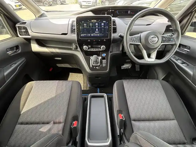 日産 セレナ e－パワー ハイウェイスター V 大分県 2021(令3)年 4.4万km ダイヤモンドブラック ・純正ナビ(CD.DVD.SD.BT)/・アラウンドビューモニター/・フルセグテレビ/・コーナーセンサー/・両側パワースライドドア/・Fダウンモニター/・テレビキャンセラー/・エマージェンシーブレーキ/・ブラインドスポットモニター/・コーナーセンサー/・ETC/・ドライブレコーダー/・デジタルインナーミラー/・ブレーキホールド/・オートライト