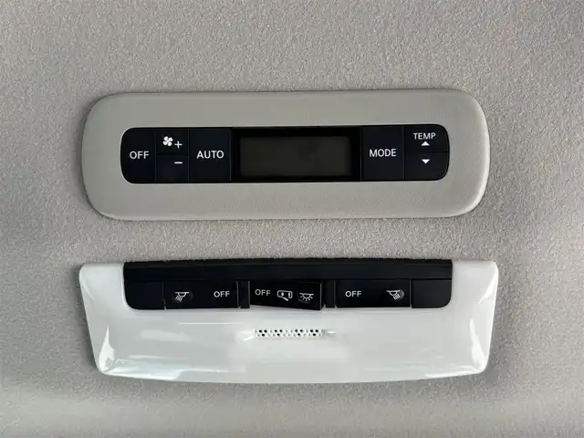 日産 セレナ e－パワー ハイウェイスター V 大分県 2021(令3)年 4.4万km ダイヤモンドブラック ・純正ナビ(CD.DVD.SD.BT)/・アラウンドビューモニター/・フルセグテレビ/・コーナーセンサー/・両側パワースライドドア/・Fダウンモニター/・テレビキャンセラー/・エマージェンシーブレーキ/・ブラインドスポットモニター/・コーナーセンサー/・ETC/・ドライブレコーダー/・デジタルインナーミラー/・ブレーキホールド/・オートライト