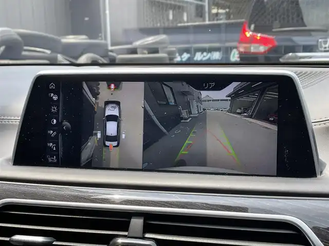 ＢＭＷ ７４０ｉ Mスポーツ 滋賀県 2016(平28)年 11.6万km パール 純正ナビ/（CD/DVD/Bluetooth/フルセグTV）/全方位カメラ/サンルーフ/harman/kardon/前方ドライブレコーダー/レザーシート/シートメモリー/パワーシート/ベンチレーション/シートヒーター/電動パーキングブレーキ/オートホールドブレーキ/LEDヘッドライト/フォグランプ/オートヘッドライト/革巻きステアリング/クルーズコントロール/パドルシフト/ステアリングリモコン/USB充電/スペアキー