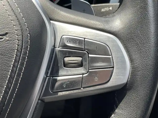 ＢＭＷ ７４０ｉ Mスポーツ 滋賀県 2016(平28)年 11.6万km パール 純正ナビ/（CD/DVD/Bluetooth/フルセグTV）/全方位カメラ/サンルーフ/harman/kardon/前方ドライブレコーダー/レザーシート/シートメモリー/パワーシート/ベンチレーション/シートヒーター/電動パーキングブレーキ/オートホールドブレーキ/LEDヘッドライト/フォグランプ/オートヘッドライト/革巻きステアリング/クルーズコントロール/パドルシフト/ステアリングリモコン/USB充電/スペアキー
