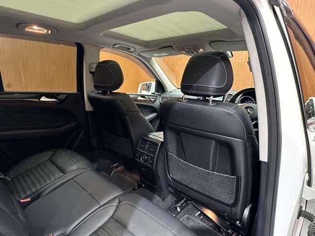 メルセデス・ベンツ ＧＬＥ３５０ｄ 4MATIC スポーツ 千葉県 2015(平27)年 4万km ポーラホワイト パノラマＳＲ　/黒革　/ＡＣＣ　/ｈａｒｍａｎｋａｒｄｏｎサウンド　/ナビ　/ＴＶ　/Ｂｌｕｅｔｏｏｔｈ接続　/３６０°シートＨ　/電動リアゲート　/ＬＥＤヘッドライト　/オートハイビーム　/衝突軽減Ｂ　/ＢＳＭ　/ＬＫＡ