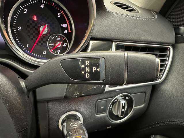 メルセデス・ベンツ ＧＬＥ３５０ｄ 4MATIC スポーツ 千葉県 2015(平27)年 4万km ポーラホワイト パノラマＳＲ　/黒革　/ＡＣＣ　/ｈａｒｍａｎｋａｒｄｏｎサウンド　/ナビ　/ＴＶ　/Ｂｌｕｅｔｏｏｔｈ接続　/３６０°シートＨ　/電動リアゲート　/ＬＥＤヘッドライト　/オートハイビーム　/衝突軽減Ｂ　/ＢＳＭ　/ＬＫＡ