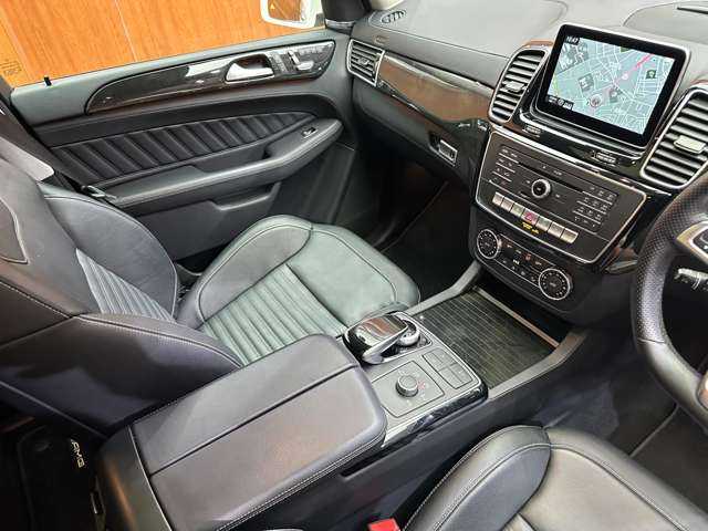 メルセデス・ベンツ ＧＬＥ３５０ｄ 4MATIC スポーツ 千葉県 2015(平27)年 4万km ポーラホワイト パノラマＳＲ　/黒革　/ＡＣＣ　/ｈａｒｍａｎｋａｒｄｏｎサウンド　/ナビ　/ＴＶ　/Ｂｌｕｅｔｏｏｔｈ接続　/３６０°シートＨ　/電動リアゲート　/ＬＥＤヘッドライト　/オートハイビーム　/衝突軽減Ｂ　/ＢＳＭ　/ＬＫＡ