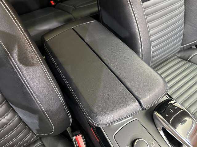 メルセデス・ベンツ ＧＬＥ３５０ｄ 4MATIC スポーツ 千葉県 2015(平27)年 4万km ポーラホワイト パノラマＳＲ　/黒革　/ＡＣＣ　/ｈａｒｍａｎｋａｒｄｏｎサウンド　/ナビ　/ＴＶ　/Ｂｌｕｅｔｏｏｔｈ接続　/３６０°シートＨ　/電動リアゲート　/ＬＥＤヘッドライト　/オートハイビーム　/衝突軽減Ｂ　/ＢＳＭ　/ＬＫＡ