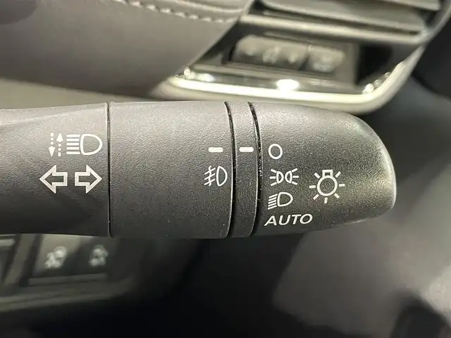 日産 セレナ e－パワー ハイウェイスター V 愛知県 2020(令2)年 4.8万km マルーンレッド 2トーン 純正10インチナビ/（FM/AM/Bluetooth/フルセグTV/SD/CD/DVD)/プロパイロット/アラウンドビューモニター/セーフティパックB/インテリパーキングアシスト/衝突軽減ブレーキ/禁煙車/両側パワースライドドア/クリアランスソナー/ETC2.0/ブラインドスポットモニター/LEDヘッドライト/キーレス・スマートキー/ドライブレコーダー/純正１５インチAW/オートリトラウィンカーミラー/プッシュスタート
