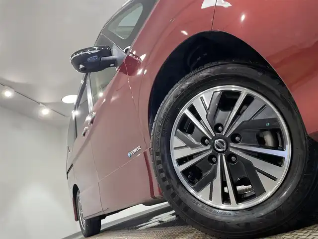 日産 セレナ e－パワー ハイウェイスター V 愛知県 2020(令2)年 4.8万km マルーンレッド 2トーン 純正10インチナビ/（FM/AM/Bluetooth/フルセグTV/SD/CD/DVD)/プロパイロット/アラウンドビューモニター/セーフティパックB/インテリパーキングアシスト/衝突軽減ブレーキ/禁煙車/両側パワースライドドア/クリアランスソナー/ETC2.0/ブラインドスポットモニター/LEDヘッドライト/キーレス・スマートキー/ドライブレコーダー/純正１５インチAW/オートリトラウィンカーミラー/プッシュスタート