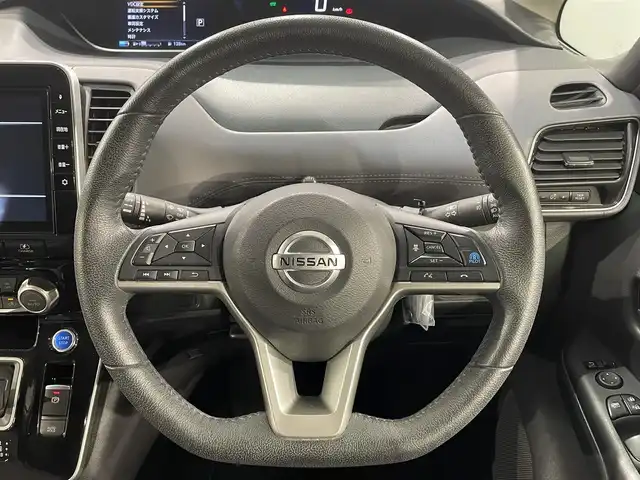 日産 セレナ e－パワー ハイウェイスター V 愛知県 2020(令2)年 4.8万km マルーンレッド 2トーン 純正10インチナビ/（FM/AM/Bluetooth/フルセグTV/SD/CD/DVD)/プロパイロット/アラウンドビューモニター/セーフティパックB/インテリパーキングアシスト/衝突軽減ブレーキ/禁煙車/両側パワースライドドア/クリアランスソナー/ETC2.0/ブラインドスポットモニター/LEDヘッドライト/キーレス・スマートキー/ドライブレコーダー/純正１５インチAW/オートリトラウィンカーミラー/プッシュスタート
