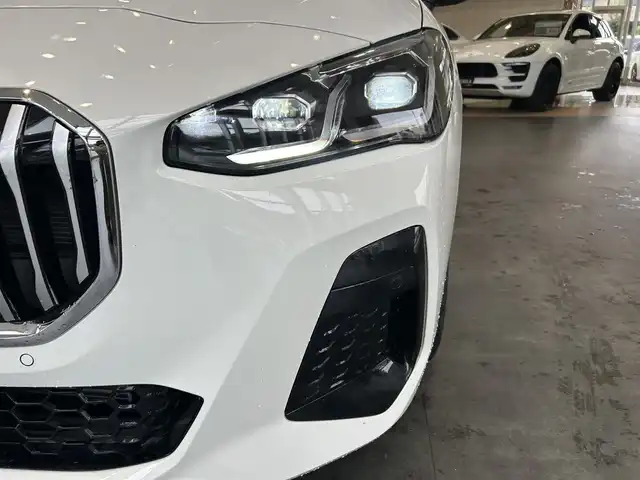 ＢＭＷ ＢＭＷ ２１８ｄ アクティブツアラー Mスポーツ 大阪府 2022(令4)年 2万km 白 ACC/ハーフレザー/パワーシート/シートヒーター/Dシートメモリ/純正ナビ/バックカメラ/applecarplay/純正17インチAW/LEDヘッドライト/電動リアゲート/ブラインドスポット/ワイヤレス充電/クリアランスソナー/パドルシフト/ETC