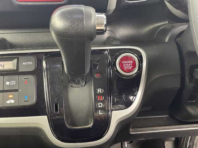 ホンダ Ｎ ＢＯＸ カスタム G Lパッケージ 埼玉県 2015(平27)年 7.8万km スマートブラック 片側電動スライドドア　/純正ナビ　/ＥＴＣ　/ＥＣＯＮ　/純正アルミホイール　/前ドライブレコーダー　/ウインカーミラー　/バックカメラ　/フロアマット　/フォグランプ　/オートライト　/プッシュスタート　