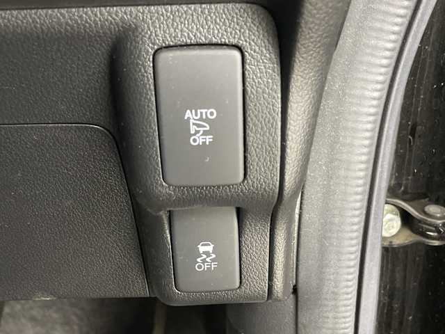 ホンダ Ｎ ＢＯＸ カスタム G Lパッケージ 埼玉県 2015(平27)年 7.8万km スマートブラック 片側電動スライドドア　/純正ナビ　/ＥＴＣ　/ＥＣＯＮ　/純正アルミホイール　/前ドライブレコーダー　/ウインカーミラー　/バックカメラ　/フロアマット　/フォグランプ　/オートライト　/プッシュスタート　