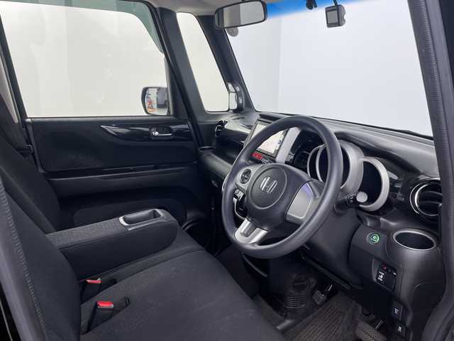 ホンダ Ｎ ＢＯＸ カスタム G Lパッケージ 埼玉県 2015(平27)年 7.8万km スマートブラック 片側電動スライドドア　/純正ナビ　/ＥＴＣ　/ＥＣＯＮ　/純正アルミホイール　/前ドライブレコーダー　/ウインカーミラー　/バックカメラ　/フロアマット　/フォグランプ　/オートライト　/プッシュスタート　