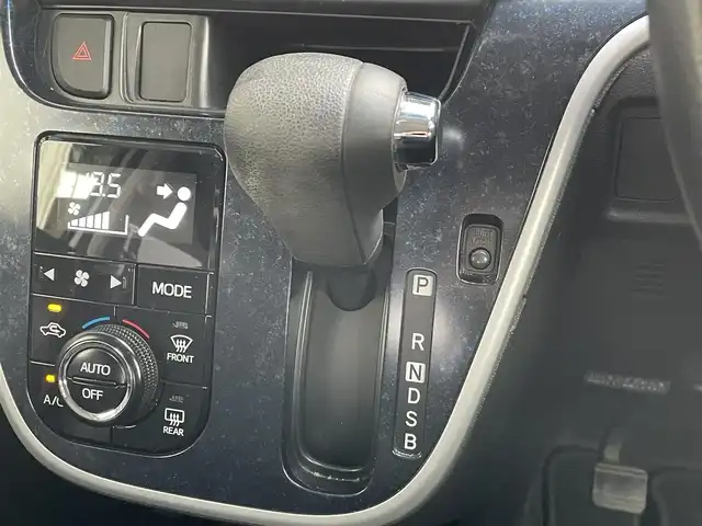 ダイハツ ムーヴ カスタム RS ハイパー SAⅡ 東京都 2015(平27)年 2.5万km パールホワイトⅢ ターボ/社外ナビ【NX515】/CD・DVD・Bluetooth・iPod・FM・AM/衝突軽減ブレーキ/横滑り防止機能/スマートキー/プッシュスタート/LEDヘッドライト/フォグライト/純正15インチアルミホイール/社外バイザー