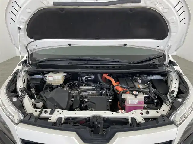トヨタ ヴォクシー ハイブリッド ZS 煌Ⅱ 大分県 2020(令2)年 7.2万km ホワイトパールクリスタルシャイン ALPINE製11インチナビ(EX11NX)/バックカメラ/ALPINE製フリップダウンモニター/ALPINE製ドライブレコーダー/両側パワースライドドア/フルセグTV/テレビキャンセラー/HDMI端子/Bluetooth/ETC/前席シートヒーター/16インチアルミホイール/車線逸脱防止システム/衝突軽減ブレーキ/USB端子/オートライト/オートハイビーム/フォグランプ/LEDヘッドライト/本革巻きステアリング/ステアリングリモコン/ウォークスルー/前後コーナーセンサー/横滑り防止システム/スマートキー/プッシュスタート