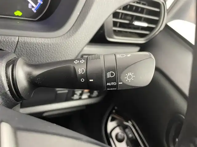トヨタ ヴォクシー ハイブリッド ZS 煌Ⅱ 大分県 2020(令2)年 7.2万km ホワイトパールクリスタルシャイン ALPINE製11インチナビ(EX11NX)/バックカメラ/ALPINE製フリップダウンモニター/ALPINE製ドライブレコーダー/両側パワースライドドア/フルセグTV/テレビキャンセラー/HDMI端子/Bluetooth/ETC/前席シートヒーター/16インチアルミホイール/車線逸脱防止システム/衝突軽減ブレーキ/USB端子/オートライト/オートハイビーム/フォグランプ/LEDヘッドライト/本革巻きステアリング/ステアリングリモコン/ウォークスルー/前後コーナーセンサー/横滑り防止システム/スマートキー/プッシュスタート