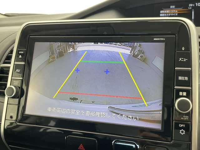 日産 セレナ ハイウェイスター Vセレクション 愛知県 2017(平29)年 5.6万km ブリリアントホワイトパール 純正9型ナビ/フリップダウンモニター/両側パワースライドドア/クルーズコントロール/バックカメラ/ハンズフリースライドドア/純正アルミホイール/LEDヘッドライト/リアオートエアコン/ドライブレコーダー/ETC/衝突軽減システム/ステアリングスイッチ/スマートキー/プッシュスタート