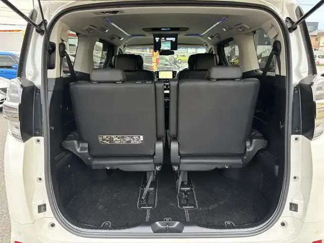 トヨタ ヴェルファイア Z Gエディション 愛知県 2019(令1)年 4.1万km ホワイトパールクリスタルシャイン /禁煙車//ワンオーナー//純正フリップダウンモニター//純正メモリーナビ(NSZN-Z68T)//フルセグTV/CD/DVD//バックカメラ//ETC//黒革シート//シートヒーター//エアシート//パワーシート(メモリ機能付き)//純正LEDオートヘッドライト//オートハイビーム//純正LEDフォグランプ//コンビステアリング//ステアリングスイッチ//ステアリングヒーター//パワーバックドア//全天周ドライブレコーダー//オートリトラウィンカーミラー//シーケンシャルウィンカー//PCS/LTA/PKSB/RSA/ACC/横滑り防止//リアロールシェード//オットマン付シート//自動防眩ルームミラー//照明付バニティミラー//スマートキー//スペアスマートキー//純正フロアマット//純正ドアバイザー//スペアタイヤ//AW付スタッドレスタイヤ4本(車載有)//新車時保証書//取扱説明書