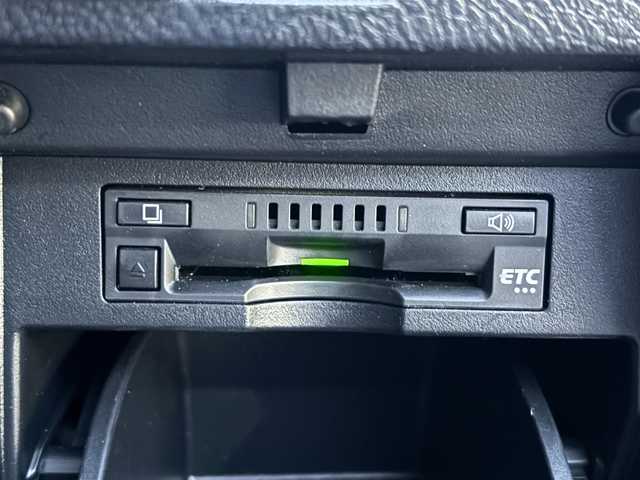 トヨタ ヴェルファイア Z Gエディション 兵庫県 2019(令1)年 4.1万km ホワイトパールクリスタルシャイン /禁煙車//ワンオーナー//純正フリップダウンモニター//純正メモリーナビ(NSZN-Z68T)//フルセグTV/CD/DVD//バックカメラ//ETC//黒革シート//シートヒーター//エアシート//パワーシート(メモリ機能付き)//純正LEDオートヘッドライト//オートハイビーム//純正LEDフォグランプ//コンビステアリング//ステアリングスイッチ//ステアリングヒーター//パワーバックドア//全天周ドライブレコーダー//オートリトラウィンカーミラー//シーケンシャルウィンカー//PCS/LTA/PKSB/RSA/ACC/横滑り防止//リアロールシェード//オットマン付シート//自動防眩ルームミラー//照明付バニティミラー//スマートキー//スペアスマートキー//純正フロアマット//純正ドアバイザー//スペアタイヤ//AW付スタッドレスタイヤ4本(車載有)//新車時保証書//取扱説明書