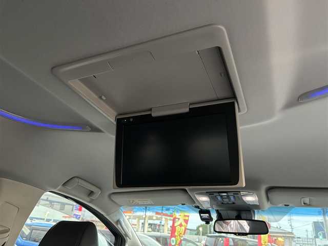 トヨタ ヴェルファイア Z Gエディション 兵庫県 2019(令1)年 4.1万km ホワイトパールクリスタルシャイン /禁煙車//ワンオーナー//純正フリップダウンモニター//純正メモリーナビ(NSZN-Z68T)//フルセグTV/CD/DVD//バックカメラ//ETC//黒革シート//シートヒーター//エアシート//パワーシート(メモリ機能付き)//純正LEDオートヘッドライト//オートハイビーム//純正LEDフォグランプ//コンビステアリング//ステアリングスイッチ//ステアリングヒーター//パワーバックドア//全天周ドライブレコーダー//オートリトラウィンカーミラー//シーケンシャルウィンカー//PCS/LTA/PKSB/RSA/ACC/横滑り防止//リアロールシェード//オットマン付シート//自動防眩ルームミラー//照明付バニティミラー//スマートキー//スペアスマートキー//純正フロアマット//純正ドアバイザー//スペアタイヤ//AW付スタッドレスタイヤ4本(車載有)//新車時保証書//取扱説明書