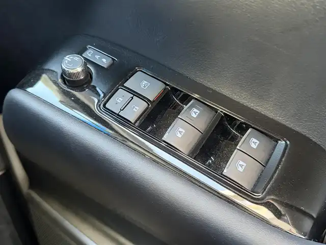 トヨタ ヴェルファイア Z Gエディション 兵庫県 2019(令1)年 4.1万km ホワイトパールクリスタルシャイン 純正メモリーナビ(NSZN-Z68T)/（フルセグTV/CD/DVD）/純正フリップダウンモニター/バックカメラ/ETC/黒革シート/シートヒーター/エアシート/パワーシート(メモリ機能付き)/純正LEDオートヘッドライト/オートハイビーム/純正LEDフォグランプ/コンビステアリング/ステアリングスイッチ/ステアリングヒーター/パワーバックドア/全方位ドライブレコーダー/オートリトラウィンカーミラー//シーケンシャルウィンカー/PCS/LTA/PKSB/RSA/ACC/横滑り防止/リアロールシェード/オットマン付シート/自動防眩ルームミラー/照明付バニティミラー/スマートキー/スペアスマートキー/純正フロアマット/純正ドアバイザー/スペアタイヤ/AW付スタッドレスタイヤ4本(車載有)/新車時保証書/取扱説明書