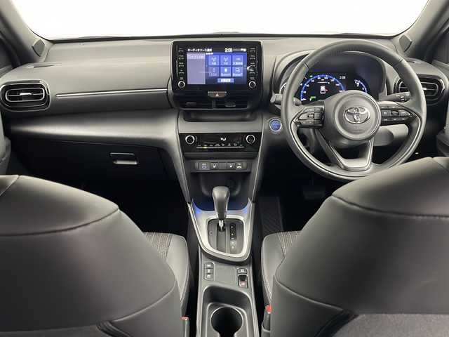 トヨタ ヤリスクロス ハイブリッド Z 埼玉県 2024(令6)年 0.6万km ブラックマイカ 純正ディスプレイオーディオ/（AM/FM/BT/USB）/全方位カメラ/ハーフレザーシート/シートヒーター/運転席パワーシート/ビルトイン2.0ETC/レーダークルーズコントロール/横滑り防止装置/ブラインドスポットモニター/ハンドルヒーター/オートハイビーム/純正18インチアルミホイール/純正フロアマット/前後ドライブレコーダー/LEDライト/LEDフォグランプ