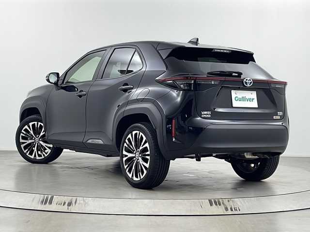 トヨタ ヤリスクロス ハイブリッド Z 埼玉県 2024(令6)年 0.6万km ブラックマイカ 純正ディスプレイオーディオ/（AM/FM/BT/USB）/全方位カメラ/ハーフレザーシート/シートヒーター/運転席パワーシート/ビルトイン2.0ETC/レーダークルーズコントロール/横滑り防止装置/ブラインドスポットモニター/ハンドルヒーター/オートハイビーム/純正18インチアルミホイール/純正フロアマット/前後ドライブレコーダー/LEDライト/LEDフォグランプ