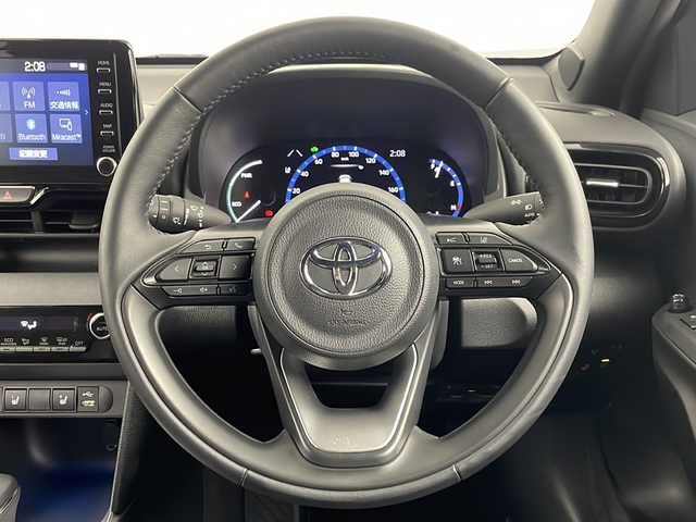 トヨタ ヤリスクロス ハイブリッド Z 埼玉県 2024(令6)年 0.6万km ブラックマイカ 純正ディスプレイオーディオ/（AM/FM/BT/USB）/全方位カメラ/ハーフレザーシート/シートヒーター/運転席パワーシート/ビルトイン2.0ETC/レーダークルーズコントロール/横滑り防止装置/ブラインドスポットモニター/ハンドルヒーター/オートハイビーム/純正18インチアルミホイール/純正フロアマット/前後ドライブレコーダー/LEDライト/LEDフォグランプ