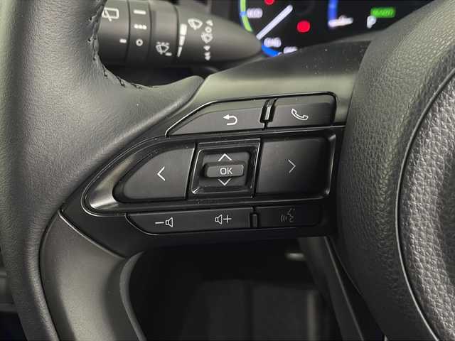 トヨタ ヤリスクロス ハイブリッド Z 埼玉県 2024(令6)年 0.6万km ブラックマイカ 純正ディスプレイオーディオ/（AM/FM/BT/USB）/全方位カメラ/ハーフレザーシート/シートヒーター/運転席パワーシート/ビルトイン2.0ETC/レーダークルーズコントロール/横滑り防止装置/ブラインドスポットモニター/ハンドルヒーター/オートハイビーム/純正18インチアルミホイール/純正フロアマット/前後ドライブレコーダー/LEDライト/LEDフォグランプ