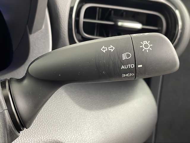 トヨタ ヤリスクロス ハイブリッド Z 埼玉県 2024(令6)年 0.6万km ブラックマイカ 純正ディスプレイオーディオ/（AM/FM/BT/USB）/全方位カメラ/ハーフレザーシート/シートヒーター/運転席パワーシート/ビルトイン2.0ETC/レーダークルーズコントロール/横滑り防止装置/ブラインドスポットモニター/ハンドルヒーター/オートハイビーム/純正18インチアルミホイール/純正フロアマット/前後ドライブレコーダー/LEDライト/LEDフォグランプ