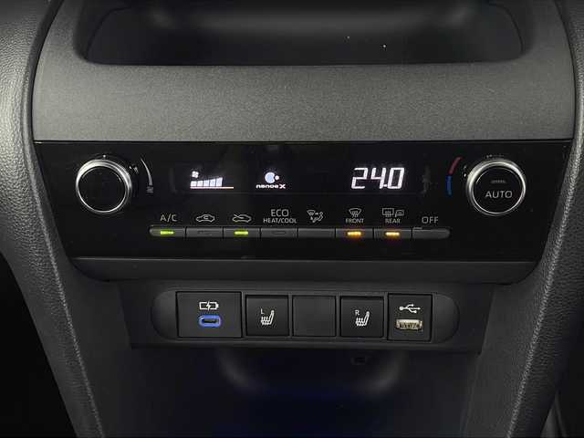 トヨタ ヤリスクロス ハイブリッド Z 埼玉県 2024(令6)年 0.6万km ブラックマイカ 純正ディスプレイオーディオ/（AM/FM/BT/USB）/全方位カメラ/ハーフレザーシート/シートヒーター/運転席パワーシート/ビルトイン2.0ETC/レーダークルーズコントロール/横滑り防止装置/ブラインドスポットモニター/ハンドルヒーター/オートハイビーム/純正18インチアルミホイール/純正フロアマット/前後ドライブレコーダー/LEDライト/LEDフォグランプ