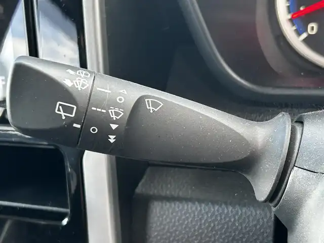 トヨタ ルーミー カスタムG－T 滋賀県 2023(令5)年 3.6万km ブラックマイカメタリック/パールホワイト2トーン 純正9インチナビ/【Bluetooth/CD/DVD/フルセグTV】/全方位カメラ/両側パワースライドドア/レーダークルーズコントロール/レーンディパーチャーアラート/プリクラッシュセーフティ/LEDヘッドライト/オートマチックハイビーム/クリアランスソナー/ビルトインETC/前後ドライブレコーダー/電動パーキングブレーキ/オートブレーキホールド/D/Nシートヒーター/純正フロアマット/ドアバイザー/プッシュスタート/スマートキー/ステアリングリモコン