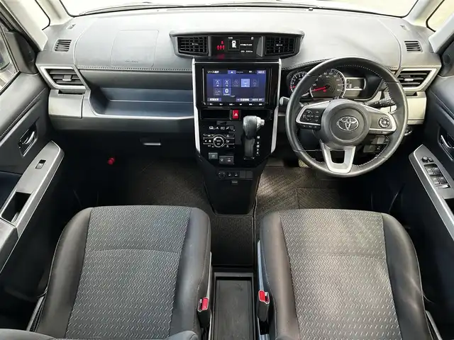トヨタ ルーミー カスタムG－T 滋賀県 2023(令5)年 3.6万km ブラックマイカメタリック/パールホワイト2トーン 純正9インチナビ/【Bluetooth/CD/DVD/フルセグTV】/全方位カメラ/両側パワースライドドア/レーダークルーズコントロール/レーンディパーチャーアラート/プリクラッシュセーフティ/LEDヘッドライト/オートマチックハイビーム/クリアランスソナー/ビルトインETC/前後ドライブレコーダー/電動パーキングブレーキ/オートブレーキホールド/D/Nシートヒーター/純正フロアマット/ドアバイザー/プッシュスタート/スマートキー/ステアリングリモコン