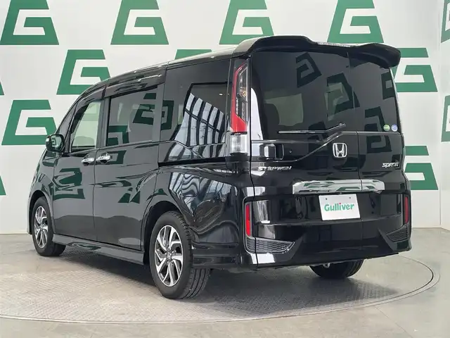 ホンダ ステップワゴン スパーダ ホンダセンシング 鹿児島県 2016(平28)年 5.2万km プレミアムスパークルブラックパール 禁煙車　/純正ナビ(CD/DVD/フルセグTV/Bluetooth)　/バックカメラ　/両側パワースライドドア　/ホンダセンシング　/・衝突軽減ブレーキ/・アダプティブクルーズコントロール/・車線維持支援システム/・路外逸脱抑制機能/・誤発進抑制機能/・先行車発進お知らせ機能/・標識認識機能/フリップダウンモニター　/追従型クルーズコントロール　/コーナーセンサー　/わくわくゲート/LEDヘッドライト　/ETC　/純正フロアマット　/純正アルミホイール/ドアバイザー