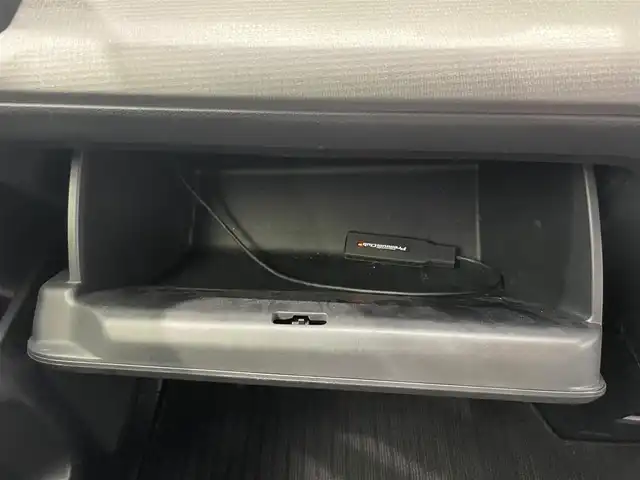 ホンダ ステップワゴン スパーダ ホンダセンシング 鹿児島県 2016(平28)年 5.2万km プレミアムスパークルブラックパール 禁煙車　/純正ナビ(CD/DVD/フルセグTV/Bluetooth)　/バックカメラ　/両側パワースライドドア　/ホンダセンシング　/・衝突軽減ブレーキ/・アダプティブクルーズコントロール/・車線維持支援システム/・路外逸脱抑制機能/・誤発進抑制機能/・先行車発進お知らせ機能/・標識認識機能/フリップダウンモニター　/追従型クルーズコントロール　/コーナーセンサー　/わくわくゲート/LEDヘッドライト　/ETC　/純正フロアマット　/純正アルミホイール/ドアバイザー