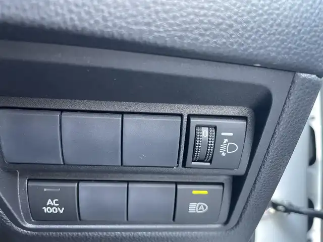 トヨタ ヤリスクロス ハイブリッド G 静岡県 2021(令3)年 2.6万km ホワイトパールクリスタルシャイン ワンオーナー/純正ディスプレイオーディオナビ/（AM/FM/BT/Miracast)/フルセグTV/HDMI端子有り/バックカメラ/クリアランスソナー/レーダークルーズコントロール/トヨタセーフティセンス/プリクラッシュセーフティ/レーンキープアシスト/横滑り防止装置/電動パーキングブレーキ/オートホールド/スマートキー/プッシュスタート/ビルトインETC2.0/LEDヘッドライト/オートマチックハイビーム/純正16インチアルミホイール/純正フロアマット/社外前後型ドライブレコーダー/（TZ-D205W）/取扱説明書/保証書