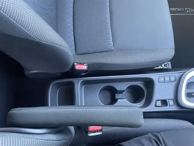 トヨタ ヤリスクロス ハイブリッド G 静岡県 2021(令3)年 2.6万km ホワイトパールクリスタルシャイン ワンオーナー/純正ディスプレイオーディオナビ/（AM/FM/BT/Miracast)/フルセグTV/HDMI端子有り/バックカメラ/クリアランスソナー/レーダークルーズコントロール/トヨタセーフティセンス/プリクラッシュセーフティ/レーンキープアシスト/横滑り防止装置/電動パーキングブレーキ/オートホールド/スマートキー/プッシュスタート/ビルトインETC2.0/LEDヘッドライト/オートマチックハイビーム/純正16インチアルミホイール/純正フロアマット/社外前後型ドライブレコーダー/（TZ-D205W）/取扱説明書/保証書