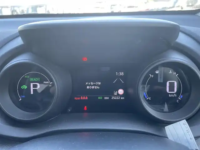 トヨタ ヤリスクロス ハイブリッド G 静岡県 2021(令3)年 2.6万km ホワイトパールクリスタルシャイン ワンオーナー/純正ディスプレイオーディオナビ/（AM/FM/BT/Miracast)/フルセグTV/HDMI端子有り/バックカメラ/クリアランスソナー/レーダークルーズコントロール/トヨタセーフティセンス/プリクラッシュセーフティ/レーンキープアシスト/横滑り防止装置/電動パーキングブレーキ/オートホールド/スマートキー/プッシュスタート/ビルトインETC2.0/LEDヘッドライト/オートマチックハイビーム/純正16インチアルミホイール/純正フロアマット/社外前後型ドライブレコーダー/（TZ-D205W）/取扱説明書/保証書