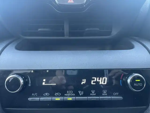 トヨタ ヤリスクロス ハイブリッド G 静岡県 2021(令3)年 2.6万km ホワイトパールクリスタルシャイン ワンオーナー/純正ディスプレイオーディオナビ/（AM/FM/BT/Miracast)/フルセグTV/HDMI端子有り/バックカメラ/クリアランスソナー/レーダークルーズコントロール/トヨタセーフティセンス/プリクラッシュセーフティ/レーンキープアシスト/横滑り防止装置/電動パーキングブレーキ/オートホールド/スマートキー/プッシュスタート/ビルトインETC2.0/LEDヘッドライト/オートマチックハイビーム/純正16インチアルミホイール/純正フロアマット/社外前後型ドライブレコーダー/（TZ-D205W）/取扱説明書/保証書